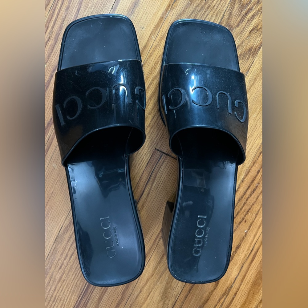 BLACK RUBBER GUCCI MULE 41.